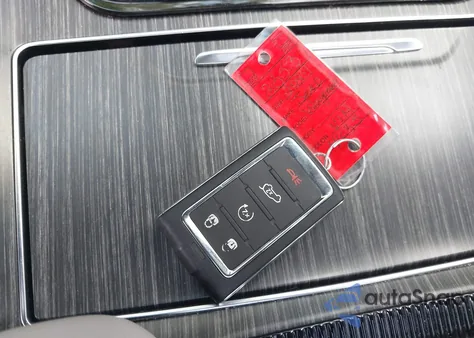 2024 Jeep Wagoneer L Series Ii 4X2 из США, поврежденный, VIN 1C4SJRBP5RS104635